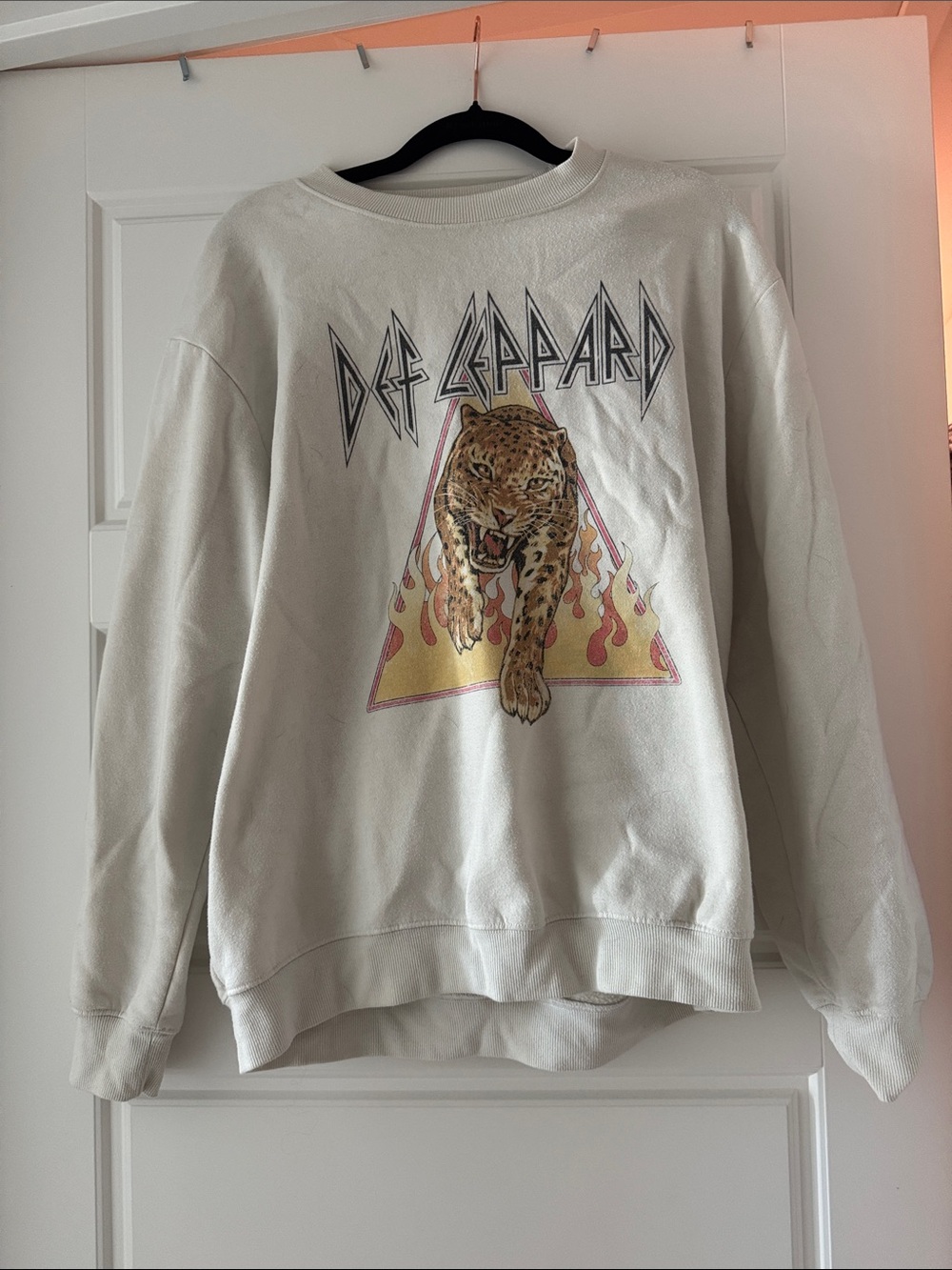 Def Leppard White Graphic Pullover Sweatshirt